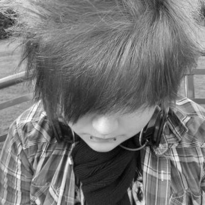 Profile Picture of Aaron Featherstone (@Aaron_F_xo) on Twitter