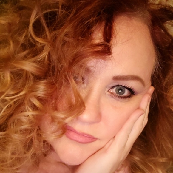 Profile Picture of Tanya Laity (@tanyalaity) on Poshmark