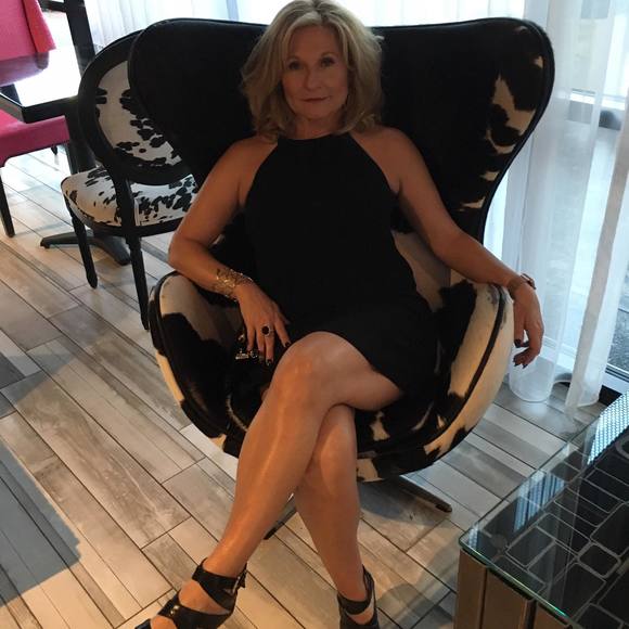 Profile Picture of Lisa Dunnery (@ldunnery) on Poshmark