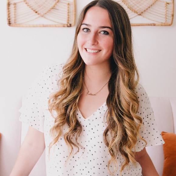 Juliana Rosenfeld - Poshmark Profile Picture of Juliana Rosenfeld (@julesrosenfeld) on Poshmark