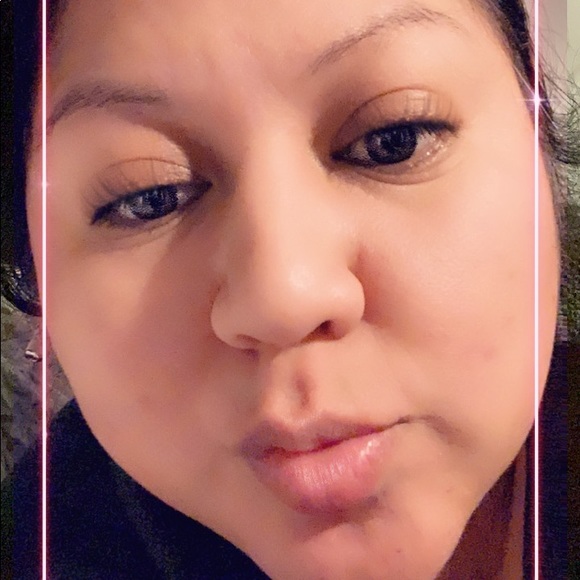 Profile Picture of Adriana Matamoros (@adrianucha31) on Poshmark