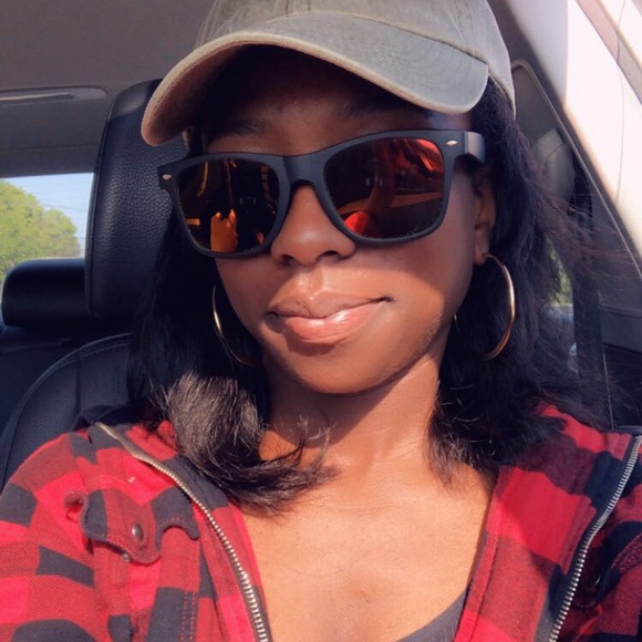 Profile Picture of Sandy Tranquilus (@tranquilus90) on Poshmark