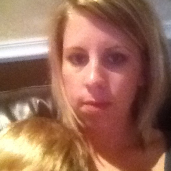 Profile Picture of Amy Anderson (@studio26amy) on Poshmark