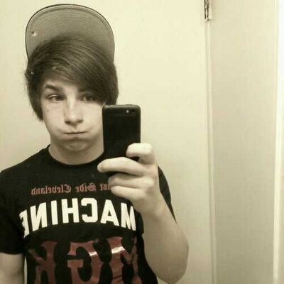 Profile Picture of Jacob Dennis (@be_low_me) on Twitter