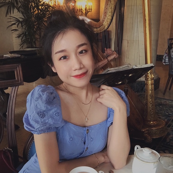 Profile Picture of Yingjun Tao (@taoy012) on Poshmark