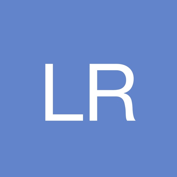 Profile Picture of Laura Reisner (@lorfindorf) on Poshmark