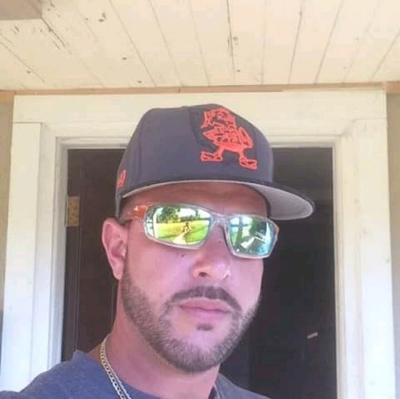 Profile Picture of Jason Cunningham (@slyckwb79) on Poshmark