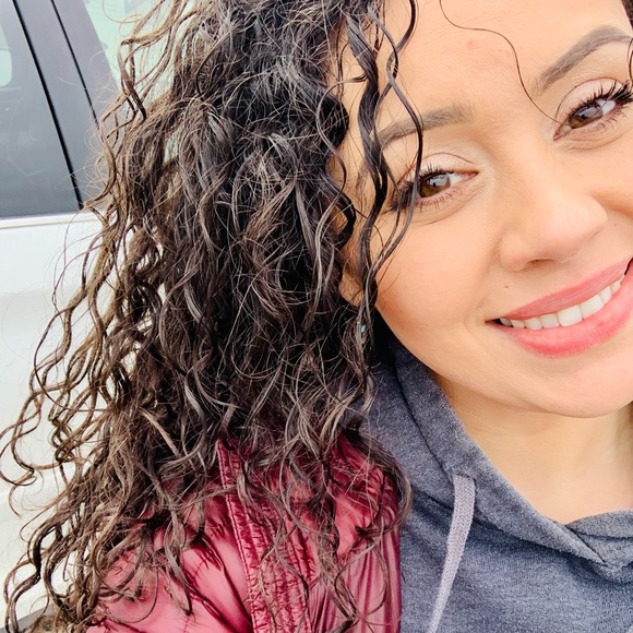 Profile Picture of Hannah Riggs (@hgr8ce87) on Poshmark