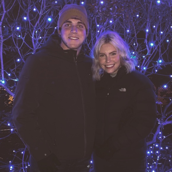 Profile Picture of Joshua Hunter (@jh79149) on Poshmark