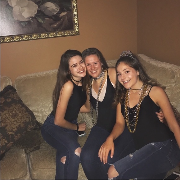 Profile Picture of Lizzy Davis (@lizzydavis822) on Poshmark