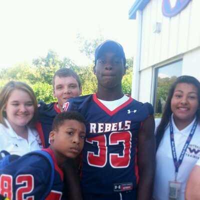 Profile Picture of Alisia Jimenez (@obey_lady_rebel) on Twitter