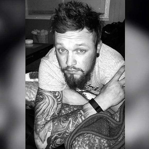 Profile Picture of Kevin Teague (@teaguerr11) on Poshmark