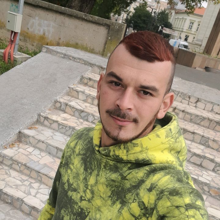 Profile Picture of Robert (@robertbozits) on Tiktok