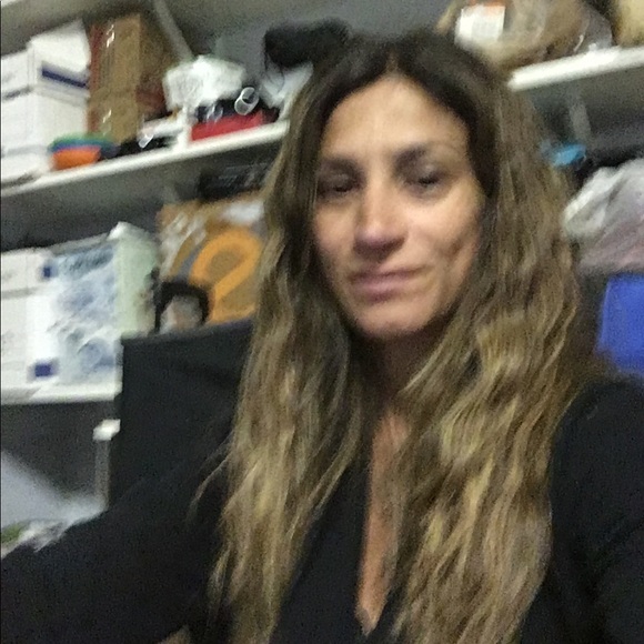 Profile Picture of Deanna Sommario (@deeso727) on Poshmark