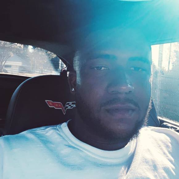 Profile Picture of Aharon Uboh (@drizzytune) on Poshmark