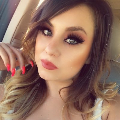 Profile Picture of Maxine Alvarez (@AlvMaxine) on Twitter