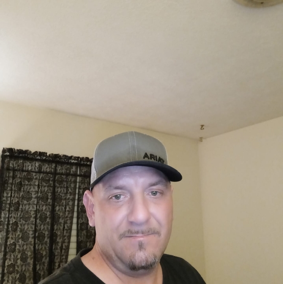 Profile Picture of Mike Little (@mikelittle7977) on Poshmark