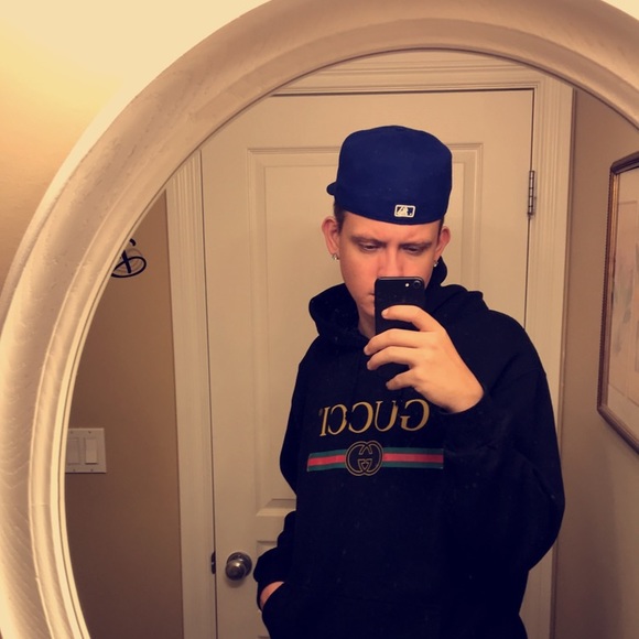 Profile Picture of Jordan Gizowski (@jordangizowski) on Poshmark