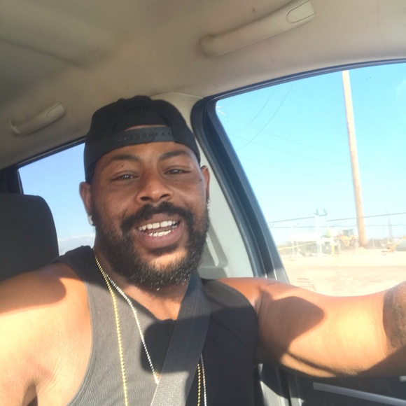 Profile Picture of Howard Spikes (@howardspikes83) on Poshmark