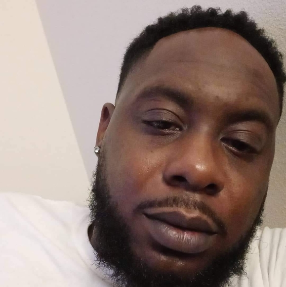 Profile Picture of Michael Lamar (@mikemike515) on Poshmark