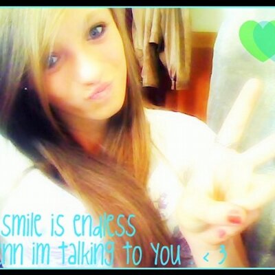 Profile Picture of Lora Freeman (@LoraFreeman19) on Twitter