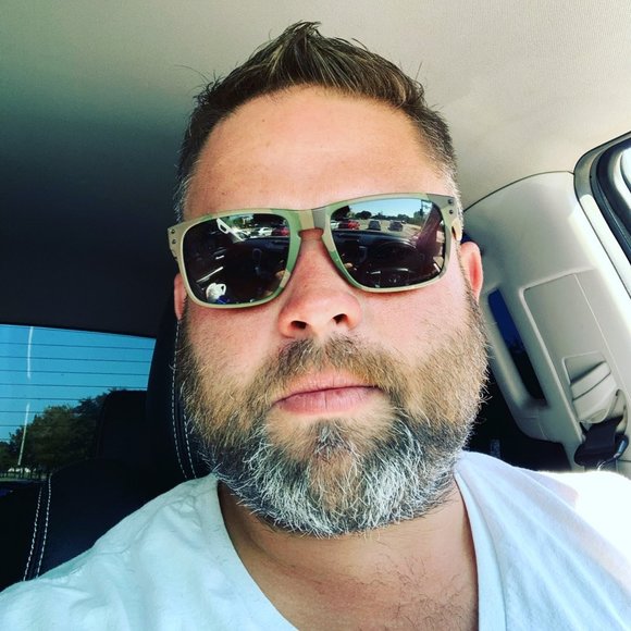Profile Picture of Ken Sundwall (@ksundw01) on Poshmark