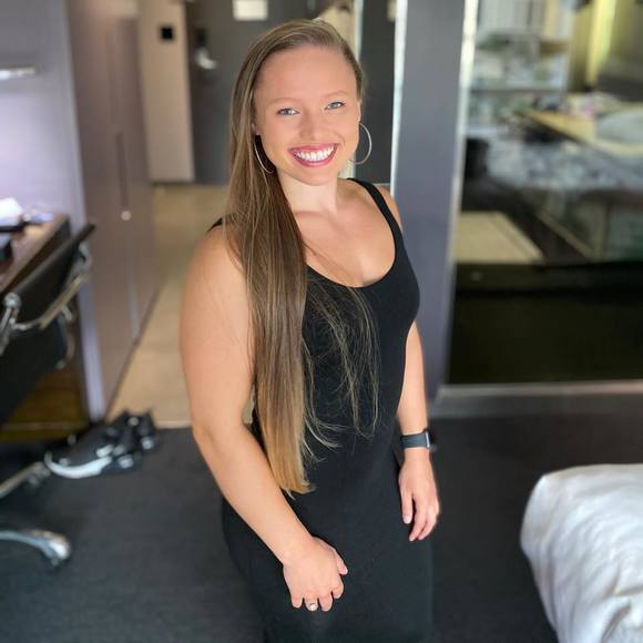 Profile Picture of Katie Torras (@ktorras) on Poshmark