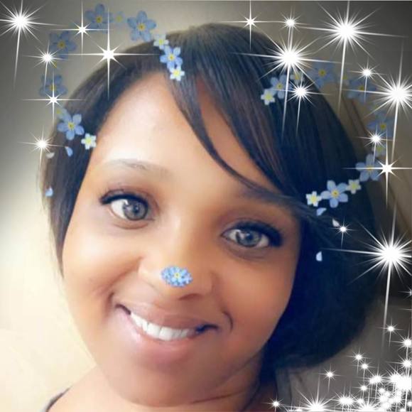 Profile Picture of Nancy Cadena (@nancy_cadena) on Poshmark