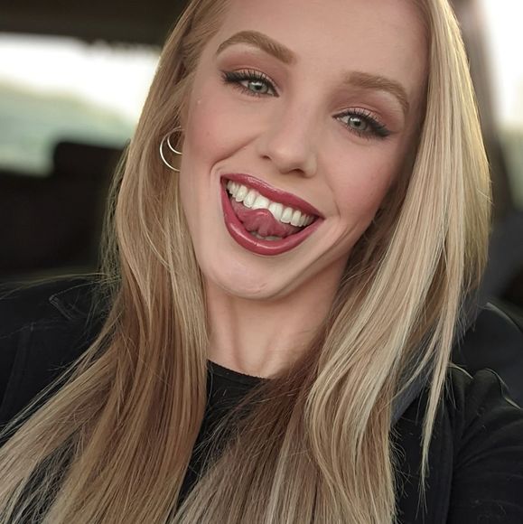 Profile Picture of Micaela Lambeth (@micaelajewell) on Poshmark