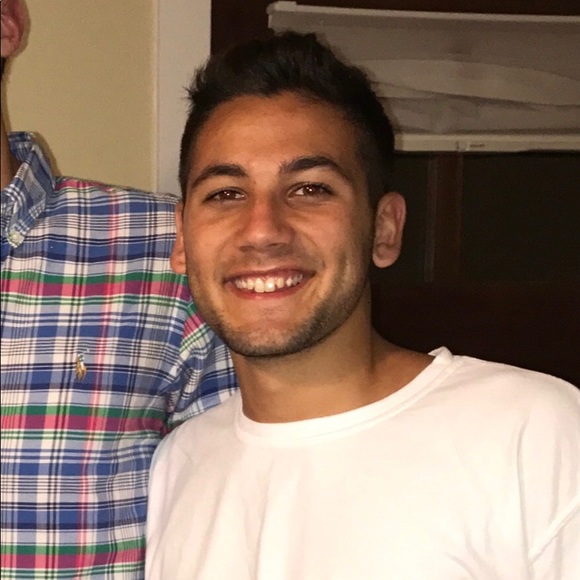 Profile Picture of Paul Keurajian (@paulkeurajian16) on Poshmark