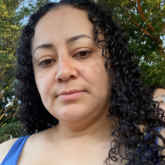 Profile Picture of Villeda Villeda (@villedavilleda) on Poshmark
