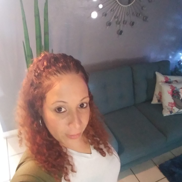 Profile Picture of Yolanda Acosta (@yolandaacost552) on Poshmark