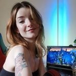 Profile Picture of paige (@raigeposegames) on Instagram