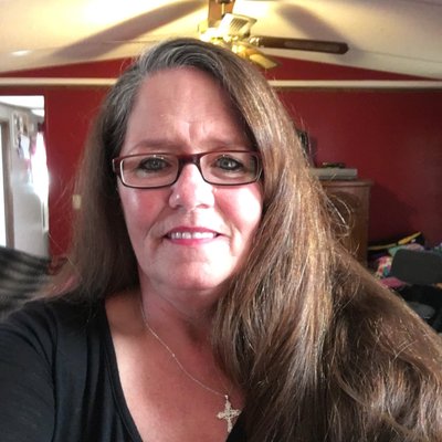 Profile Picture of Vickie Alexander (@vickie43665252) on Twitter