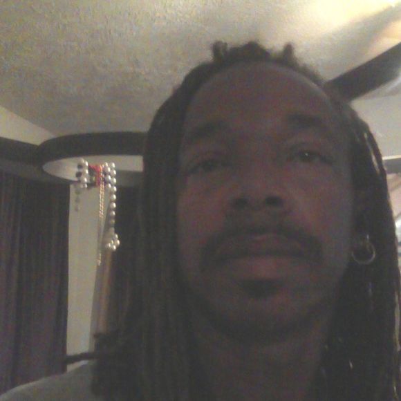 Profile Picture of Larry Holcombe (@dadstoy71) on Poshmark