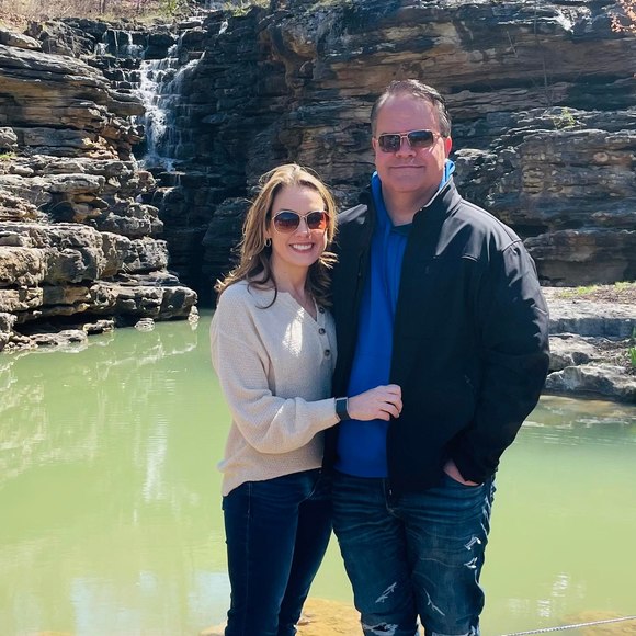 Profile Picture of Vicki Oberle (@vobes) on Poshmark