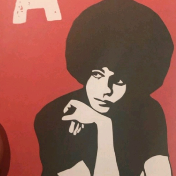 Profile Picture of Danielle Joe (@jamieblamie) on Poshmark