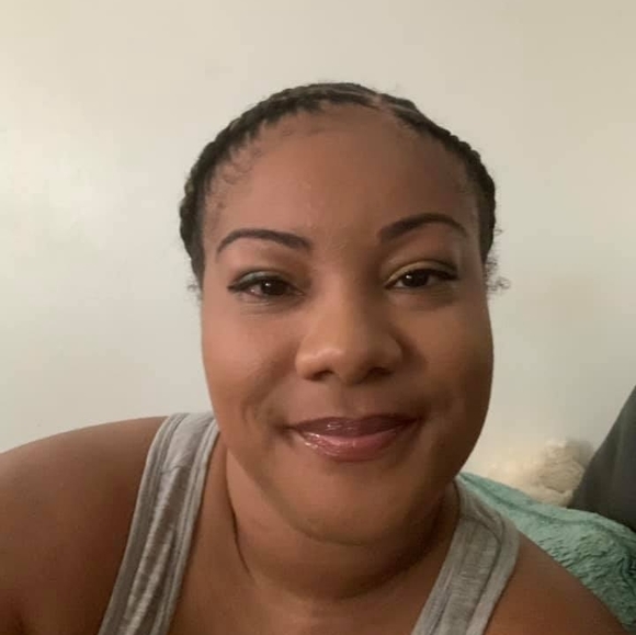 Profile Picture of Markketta Thomason-sylvester (@markketta) on Poshmark
