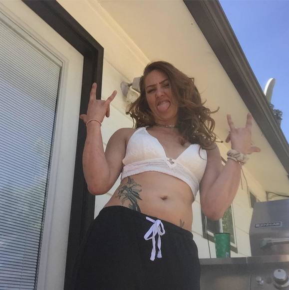 Profile Picture of Jonalee Palmer (@jdp081584) on Poshmark