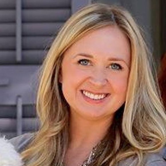 Profile Picture of Crystal Atkinson (@crysatkinson) on Poshmark