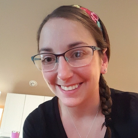 Profile Picture of Emily Rieser (@memily21) on Poshmark
