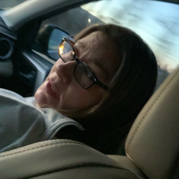 Profile Picture of Kim Curry (@ldy38km) on Poshmark
