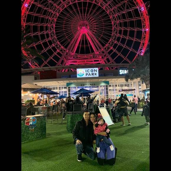 Profile Picture of Karen Lopes (@karenlopes12) on Poshmark