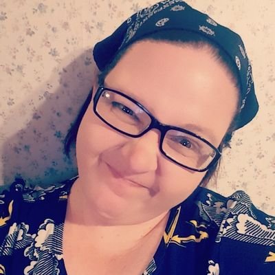 Profile Picture of LuLaRoe Dawn Dugas (@dawnd_lularoe) on Twitter