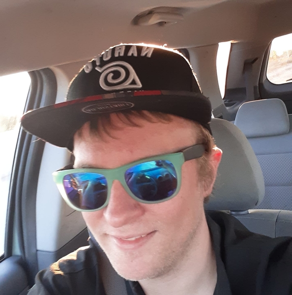 Profile Picture of Joshua Beekman (@joshuabeekman) on Poshmark
