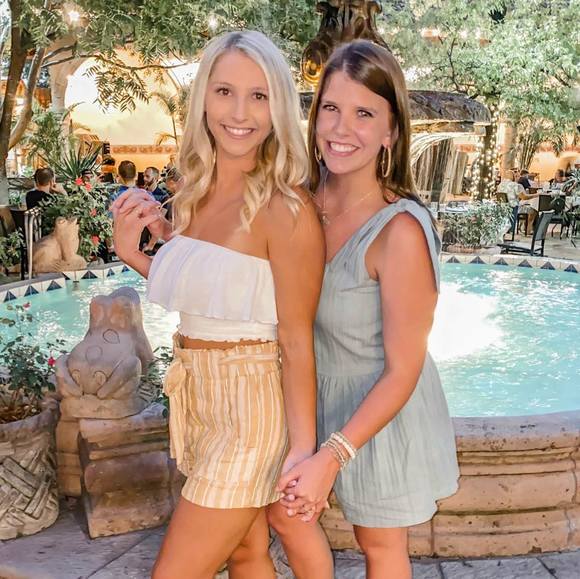 Profile Picture of Loren Brown (@lorenbrown) on Poshmark