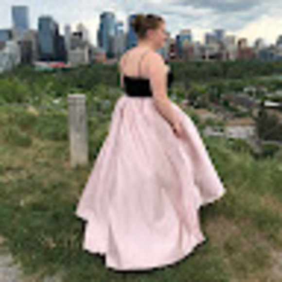 Profile Picture of Alice Kalaczynski (@kalaczynski) on Poshmark