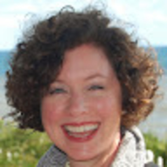 Profile Picture of Vicki Hatch (@vickihatch) on Poshmark