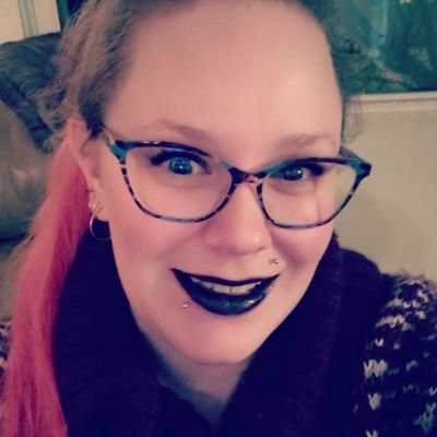 Profile Picture of ⭐Connie-Rose⭐ (@ConnieRose518) on Twitter