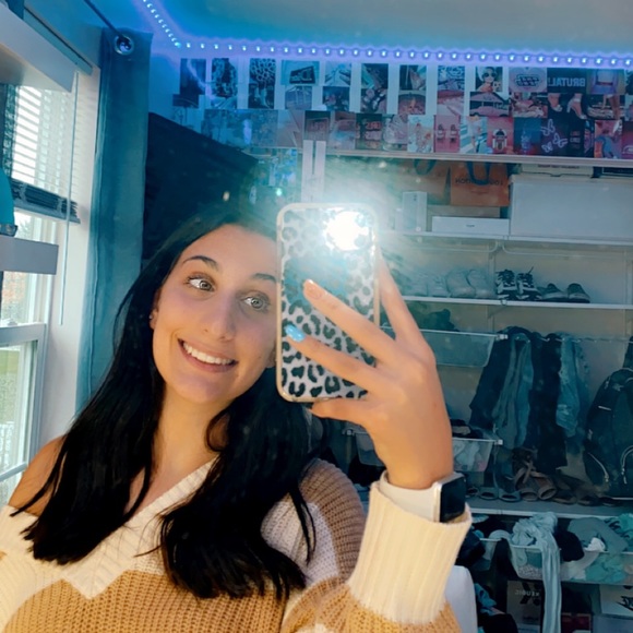 Profile Picture of Christina Panopoulos (@cpanop) on Poshmark